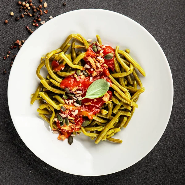 Yeşil fasulye sosu ana yemek ana yemek aperatif aperatif lezzetli leziz gurme yemek arka plan masa rustik gıda üst görünüm fotokopi alanı keto ve paleo diyet vejetaryen ve vejetaryen gıda