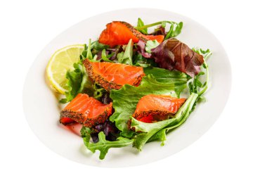 Somon salatası yeşil yaprak salatası deniz ürünleri doğal sağlıklı yemek ana yemek ana yemek aperatif taze gurme yemek arka plan masa rustik gıda üst görünüm fotokopi uzay keto ve paleo diyet vejetaryen diyet pesseeter diyet