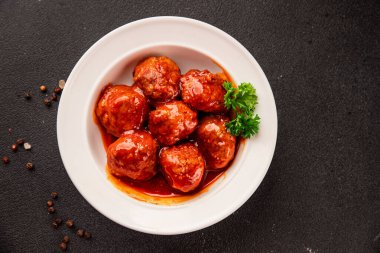 Köfte soslu et, domuz eti, tavuk ve hindi eti ana yemek lezzetli çerezler lezzetli gurme yemek arkaplan masa üzerinde rustik gıda üst görünümü fotokopi alanı