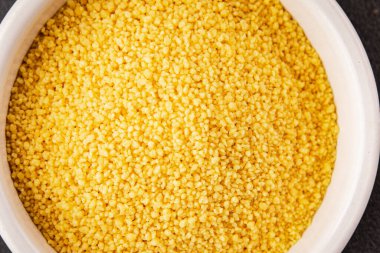 Kuskus pişirme aletleri lezzetli aperatif taze gurme yemek arka planı masadaki rustik yiyecekler fotokopi alanı keto ve paleo diyet vejetaryen ve vejetaryen gıda pazarlama konsepti fotoğraf