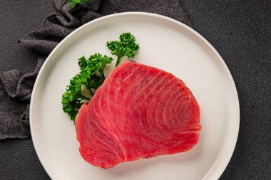 Ton balığı, çiğ balık, deniz ürünleri, lezzetli aperatif, lezzetli gurme, arka plan, masa, kırsal yemek, fotokopi alanı, pezetarya diyeti.