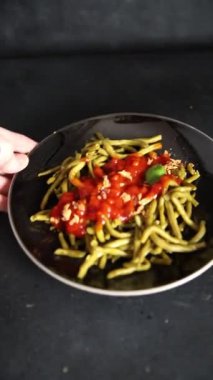 Yeşil fasulye sosu ana yemek ana yemek aperatif aperatif taze gurme yemek masa üzerinde arka plan kırsal yemek fotokopi alanı keto ve paleo diyet vejetaryen ve vejetaryen gıda