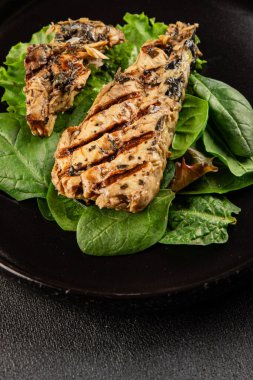 Izgara uskumru deniz mahsulü ana yemek ana yemek aperatifi lezzetli çerez lezzetli gurme yemek arkaplanı masa rustik gıdalar üst görünüm fotokopi alanı diyeti