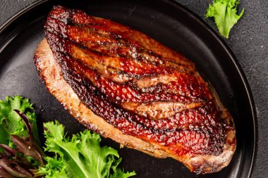 Ördek göğsü kızartılmış kümes hayvanları ana yemek lezzetli aperatif taze gurme yemek arkaplan masa üzerinde rustik gıda üst görünüm fotokopi uzay pazarlama konsepti fotoğraf