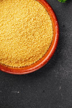 Kuskus pişirme aletleri lezzetli aperatif taze gurme yemek arka planı masadaki rustik yiyecekler fotokopi alanı keto ve paleo diyet vejetaryen ve vejetaryen gıda pazarlama konsepti fotoğraf