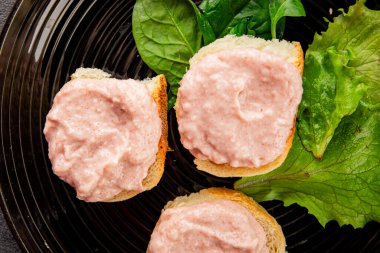 Morina yumurtası, tuzlu su, tarama, deniz ürünleri, yemek, lezzetli çerez, lezzetli gurme, yemek, masa, kırsal yemek, fotokopi, pezeteryan diyeti.