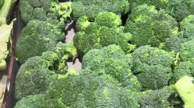 Brokoli yeşil lahana taze sebze tezgahın üzerinde taze taze sebze lezzetli gurme yemek masa rustik gıda üst görünüm fotokopi alanı keto ve paleo diyet vejetaryen ve vejetaryen gıda