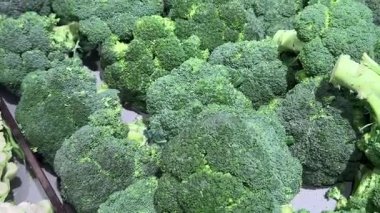 Brokoli yeşil lahana taze sebze tezgahın üzerinde taze taze sebze lezzetli gurme yemek masa rustik gıda üst görünüm fotokopi alanı keto ve paleo diyet vejetaryen ve vejetaryen gıda