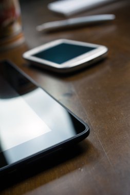 İş geçmişi ile Tablet, kullanışlı, kalem, kahve ve not defteri #2