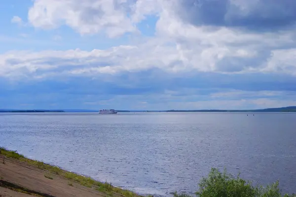 Volga, river, landscape, blue, summer, sky — Stock Photo, Image