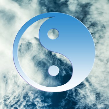 Yin - Yang gökyüzü ve bulutlar arka planda sembolü