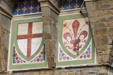 Palazzo Vecchio Floransa'da cephesinde Amblemler