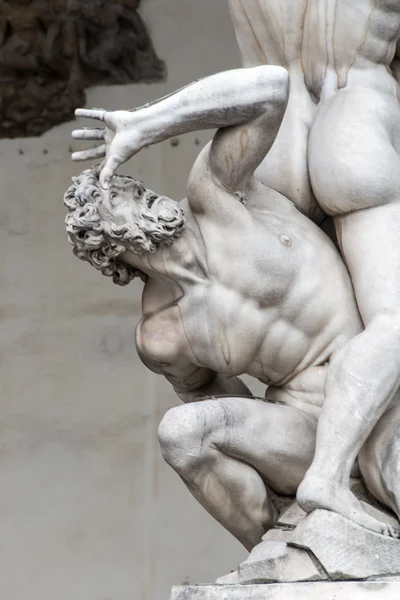 Statue of Ratto delle Sabine, Loggia de' Lanzi, Piazza della Sig — Stock Photo, Image