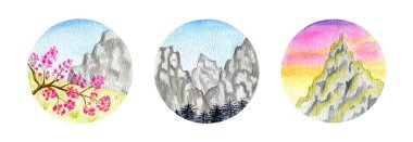 Yuvarlak çerçeveli suluboya dağlar. Dağ manzaralı. Şafak vakti dağlarda çam ağaçları ve çiçek açan bir sakura dalıyla. Dağ manzaraları. Dağ Görünümü.