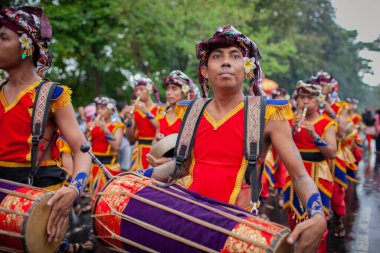 DENPASAR / BALI-JUNE 15 Haziran 2013: Bali Sanat Festivali Açılışı