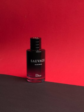 Dior 'dan Sosisli Parfüm. Fransız Moda Evi Christian Dior 'dan 