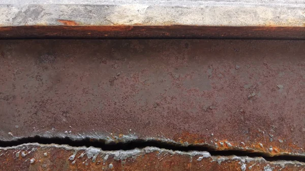 Metal kesimi. İşlem için ikinci hammaddeyi hurdaya çevir