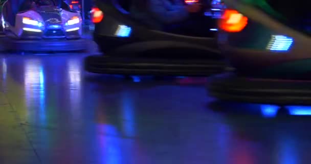 Carros de pára-choques no Luna Park — Vídeo de Stock