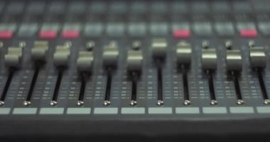 Otomatik fader_01 ile dijital ses karıştırıcı