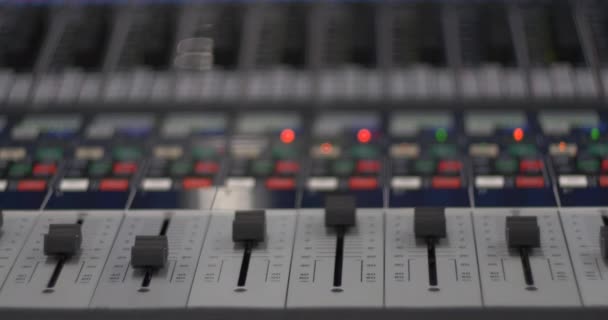 Misturador de áudio digital com preenchimento automático — Vídeo de Stock
