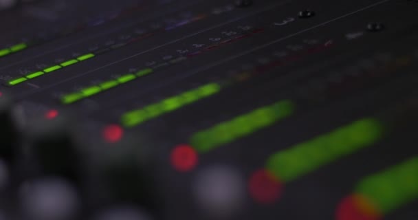 Equalizzatore su mixer audio — Video Stock