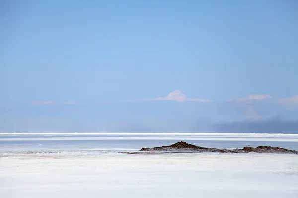Lac Baïkal dans la glace, heure d'hiver — Photo
