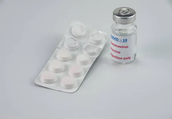 Píldoras Médicas Vacuna Para Covid Coronavirus Enfermo —  Fotos de Stock