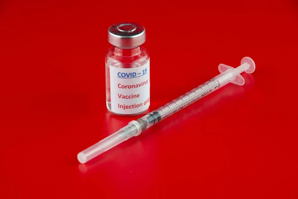 Vaccin Voor Covid Coronavirus Rode Achtergrond Ziek — Stockfoto