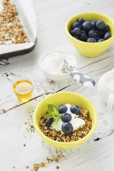 Ev gevrek altın granola pul ve fındık karışımı