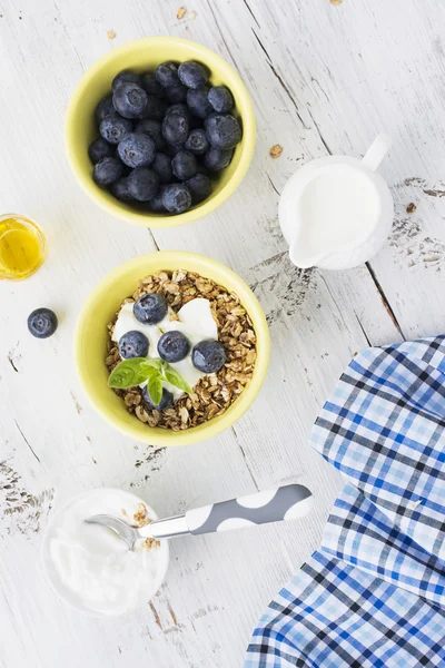 Ev gevrek altın granola pul ve fındık karışımı