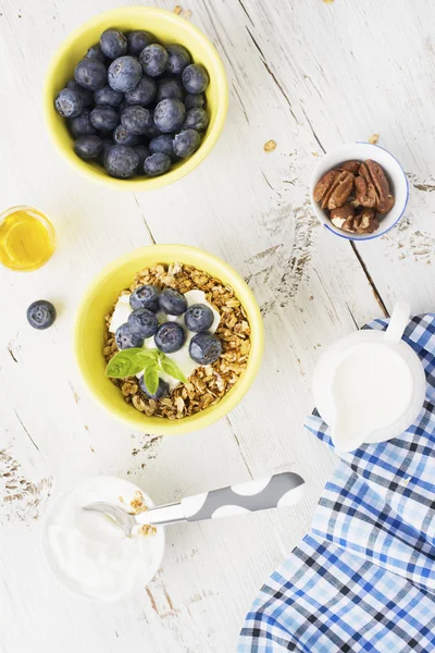 Ev gevrek altın granola pul ve fındık karışımı