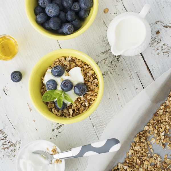 Ev gevrek altın granola pul ve fındık karışımı