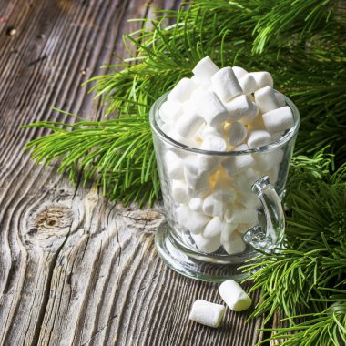 Marshmallow dolu kupa