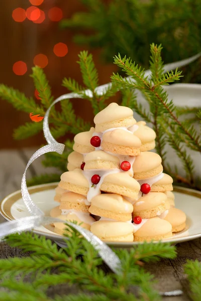 Small Christmas tree of homemade cookies with fir branches — Stock Photo, Image