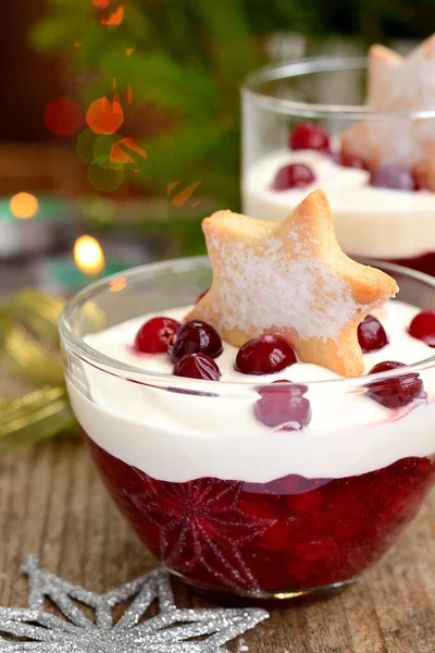 Dessert de Noël dans un verre avec décoration Focus sélectif — Photo