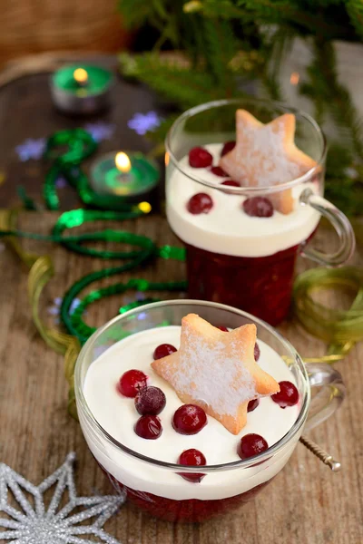 Christmas dessert i ett glas med dekoration selektiv inriktning — Stockfoto