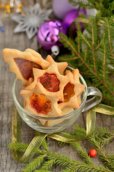 Galletas de Navidad con ventanas de caramelo —  Fotos de Stock