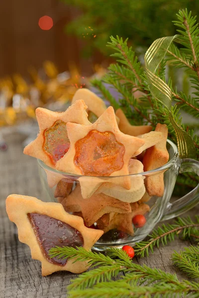 Galletas de Navidad con ventanas de caramelo — Foto de Stock