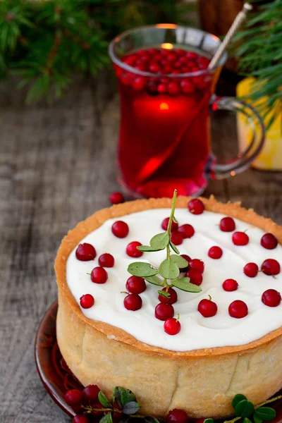 Torta de bolo de queijo de chocolate branco com cranberries — Fotografia de Stock