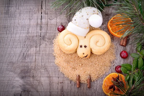 Biscuits faits maison pour Noël sous forme d'agneau — Photo