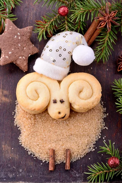 Bir kuzu şeklinde Noel kurabiyeleri — Stok fotoğraf