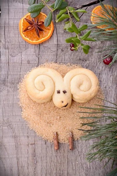 Galletas caseras en forma de cordero para Navidad — Foto de Stock