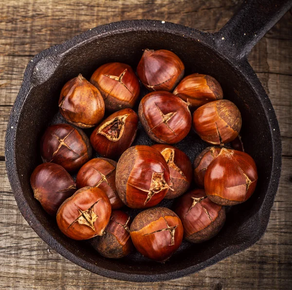 Rostade kastanjer — Stockfoto