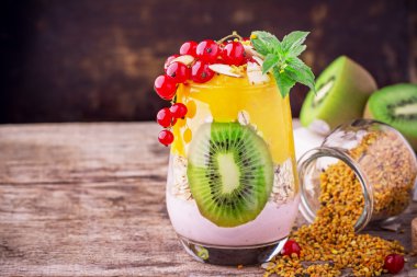 Katman İki renkli smoothies