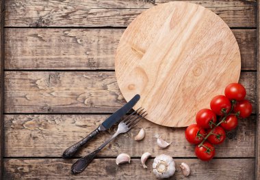 Pizza kesme kurulu şablon tasarım metin için boş alan ile