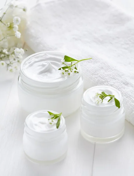 Anti arrugas anti-envejecimiento crema cosmética bodycare y cuidado de la cara — Foto de Stock