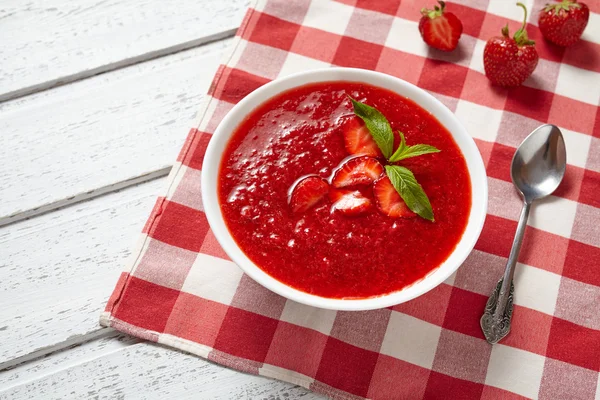 Strawberry soup healthy vegetarian summer fruit dessert food — Stock Photo, Image