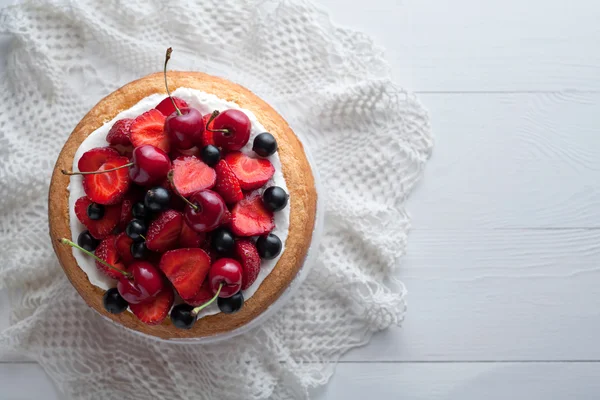 Traditional strawberry cake homemade gourmet sweet dessert bakery food — Stock Photo, Image