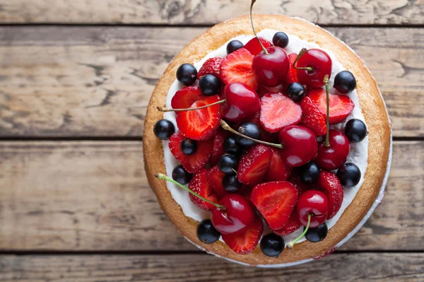 Fresh strawberry cake homemade traditional gourmet sweet dessert bakery food — Stock Photo, Image