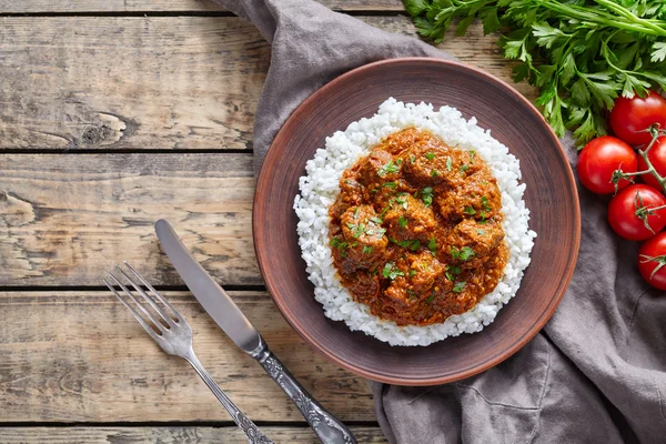 Burro di Madras Manzo piccante Masala indiano cottura lenta agnello e verdure cibo — Foto Stock